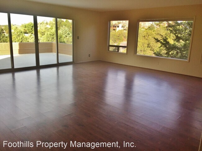 Building Photo - 3 br, 3 bath House - 275 Manzanita Drive