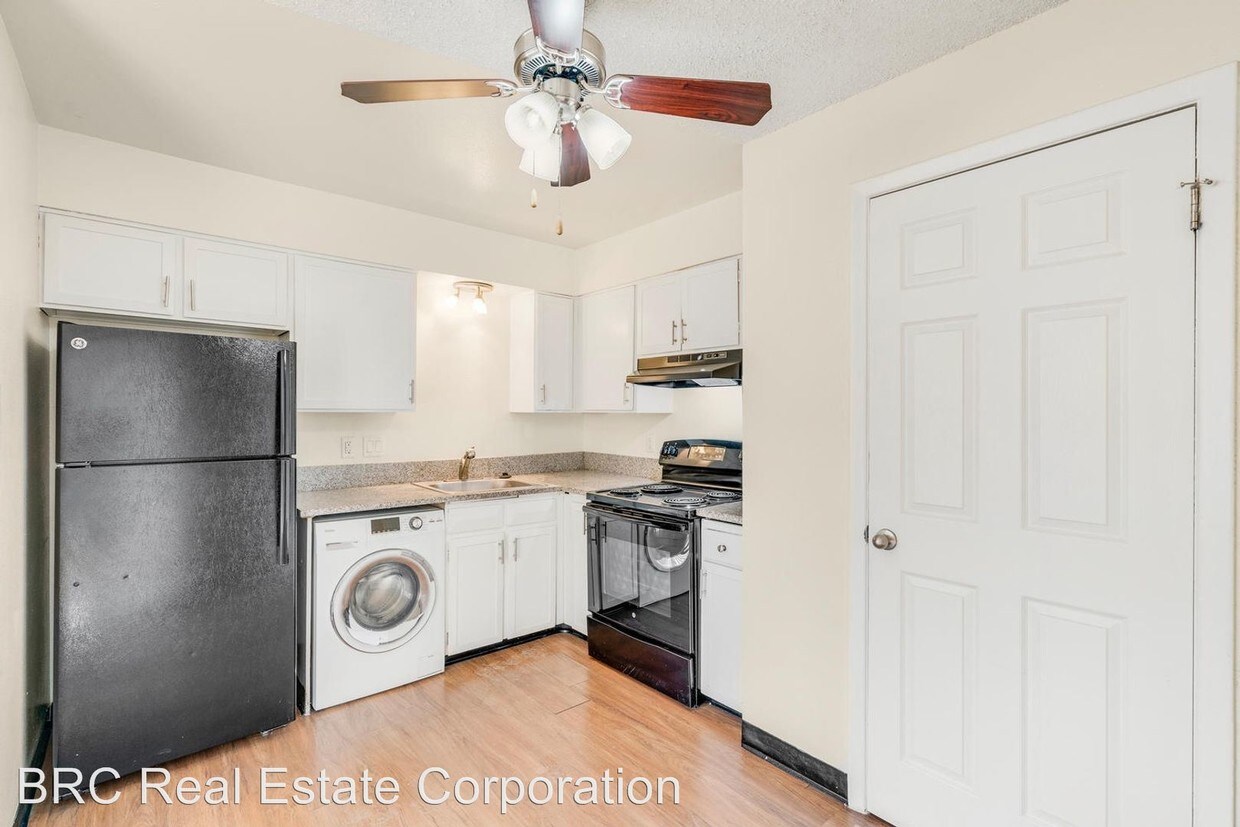 Primary Photo - 1 br, 1 bath Apartment - 120 E Grace Place