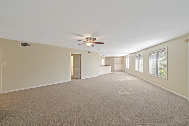 Building Photo - 6303 Deerwood Rd