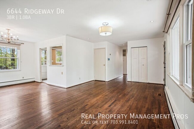 Foto del edificio - 6644 Ridgeway Dr