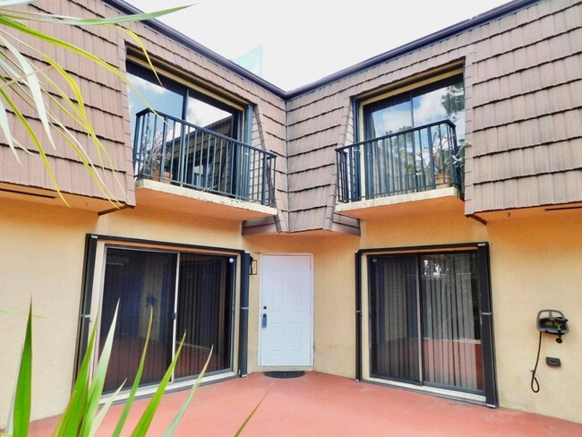Building Photo - 4155 Turnberry Cir