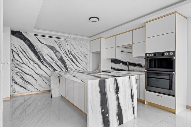 Building Photo - 3370 Hidden Bay Dr