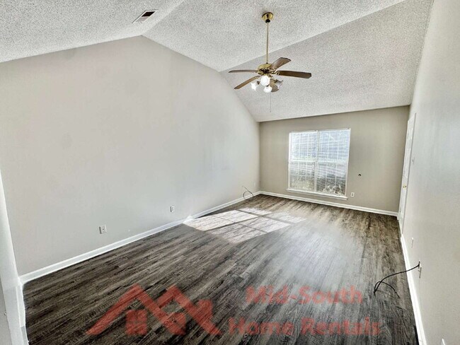 Building Photo - 5528 Ginners Dr