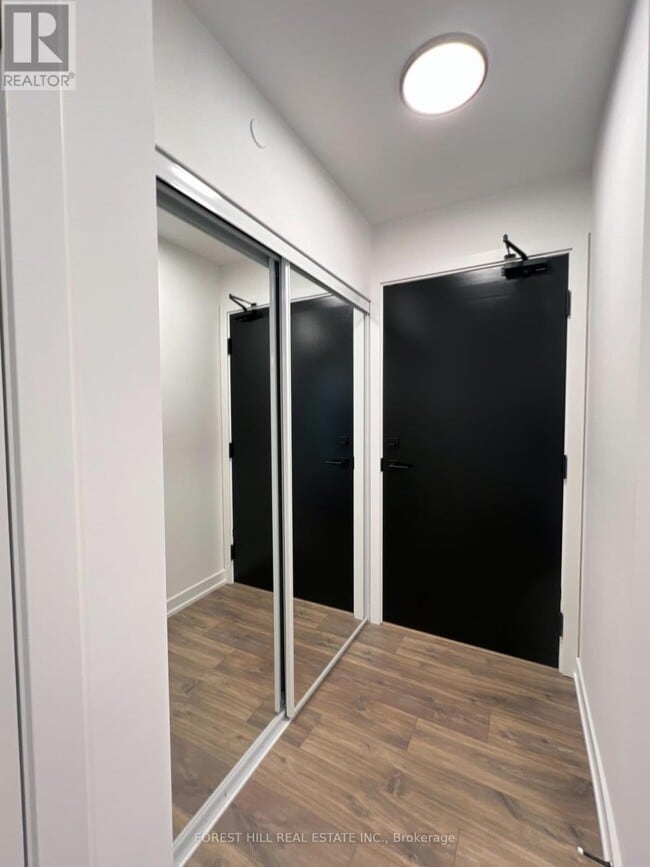 Building Photo - 2 Augusta Ave