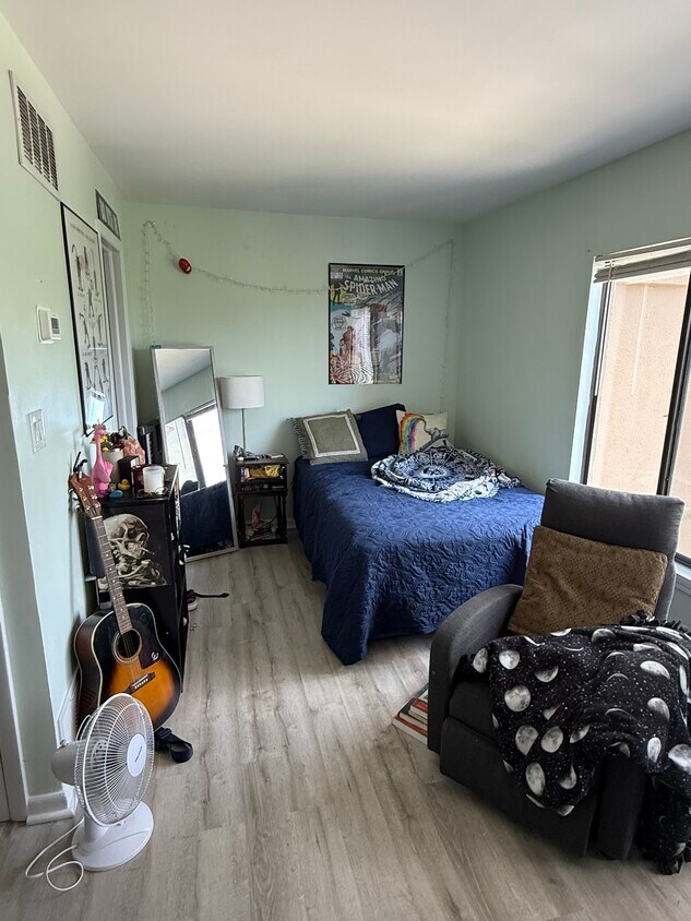 Foto principal - 1600 Park Cir