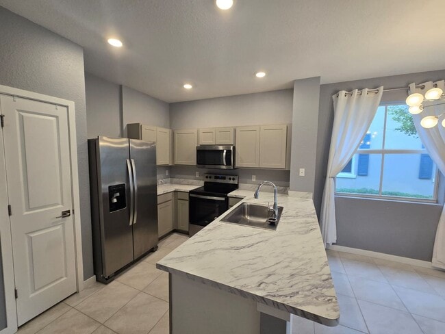 Building Photo - Bright and Easy-Living Home in Riviera Beach