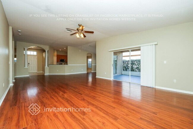 Foto del edificio - 17127 Falconridge Rd