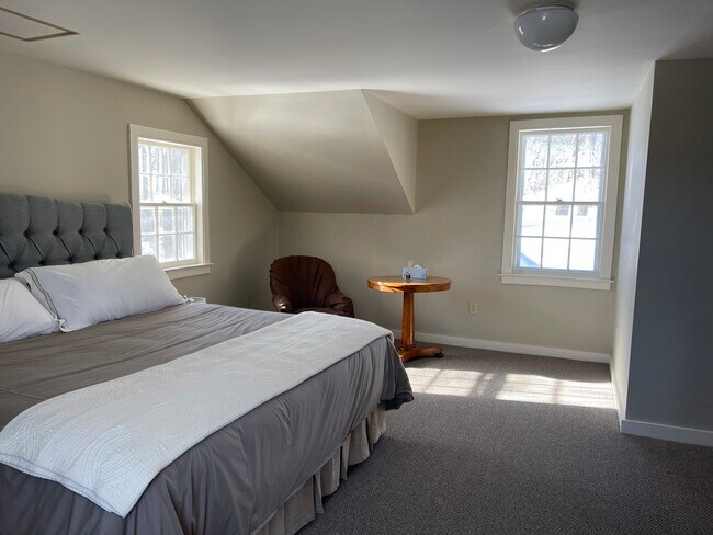 Foto del edificio - 40 Cobble Hill Rd