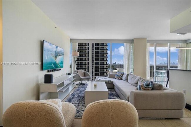 Foto del edificio - 4779 Collins Ave