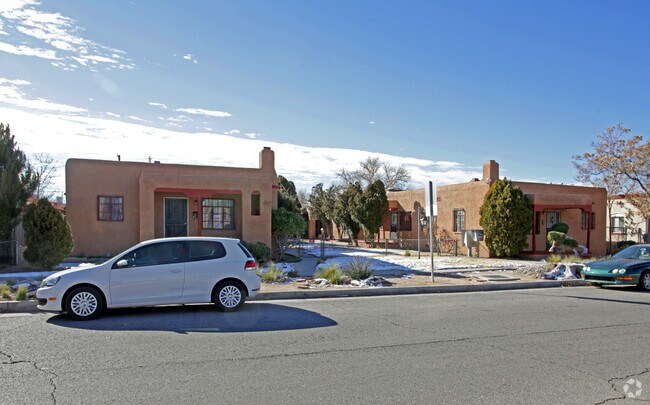 Foto del edificio - 1104 Silver Ave SW