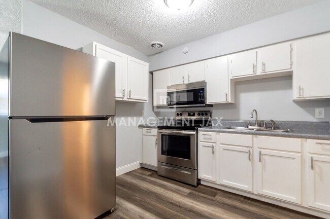 Foto del edificio - 2255 W 13th St
