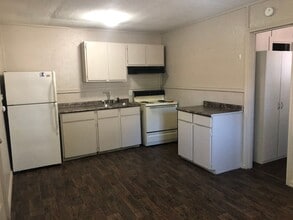 Building Photo - 12547 Chapman Rd