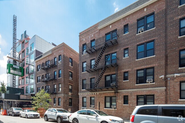 Foto del edificio - 43-38 39th Pl