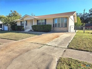 Building Photo - 1204 Amthor Ave