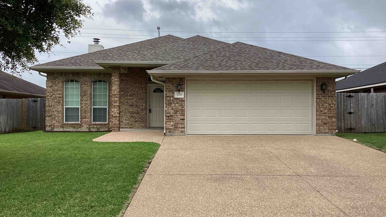 Foto principal - 3718 Dove Hollow Ln