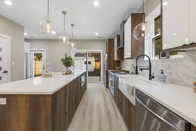 Foto del edificio - 5901 W Erie St