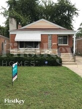 Building Photo - 14525 Dobson Ave