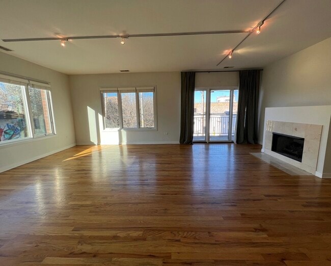 Foto del edificio - 912 W Chicago Ave