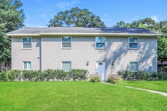 Building Photo - 7902 Beaufort Dr