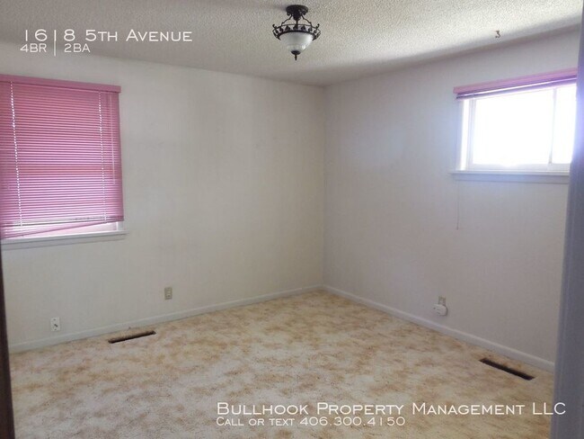 Foto del edificio - Terrific Turquoise Havre Home