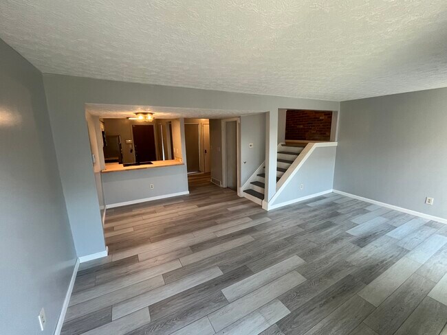 Building Photo - 853 Cherlyn Ct