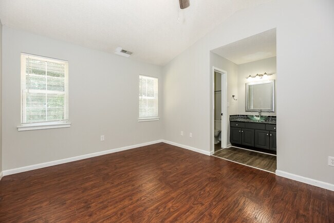 Building Photo - Inviting 3-Bedroom Home in Simpsonville, SC