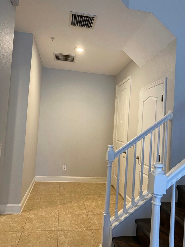 1909 Michael Tiago Cir, Maitland, FL 32751 Townhome Rentals in