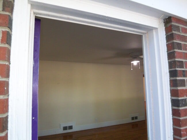 Building Photo - 207 S Warren St
