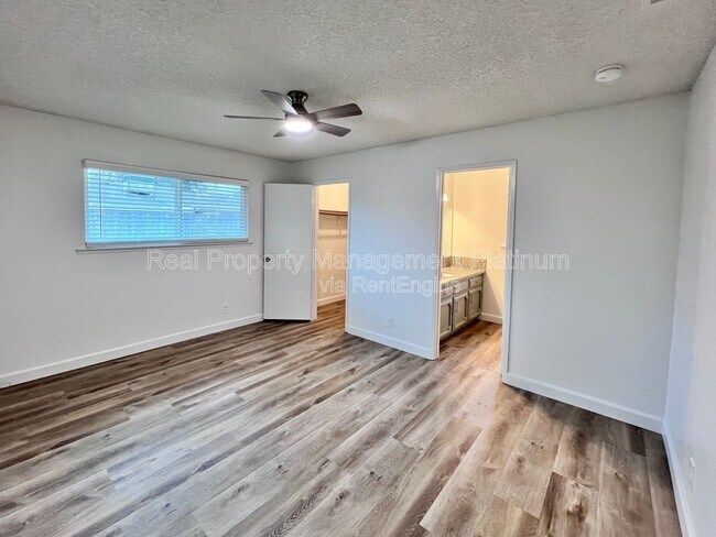 Foto del edificio - 529 E Escalon Ave