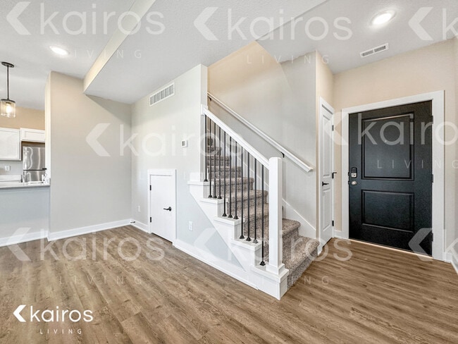 Building Photo - 6919 Bluebell Ct.