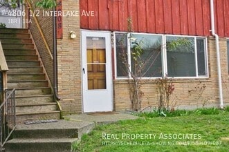 Building Photo - 4806 1/2 Interlake Ave N