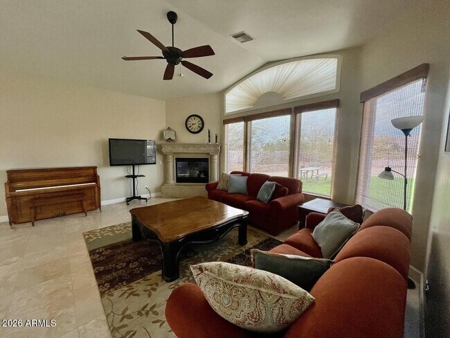 Foto del edificio - 12198 E Doubletree Ranch Rd