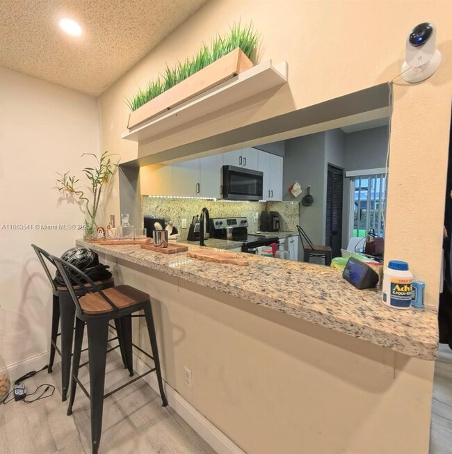 Building Photo - 16652 Hemingway Dr