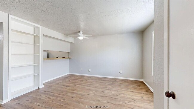 Foto del edificio - 1327 Airline Dr