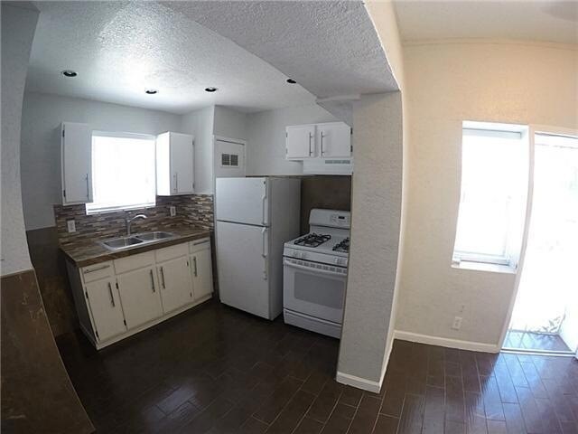Foto del edificio - 8903 Old County Dr