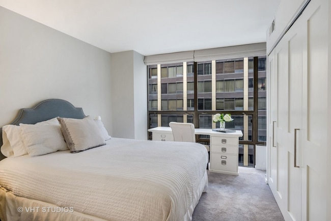 Foto del edificio - 230 E Ontario St