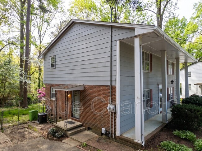 Foto del edificio - 3109 Merrill Ct