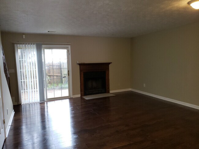 Building Photo - 2 x2.5 TH - Stone Mountain/Lithonia/Decatur