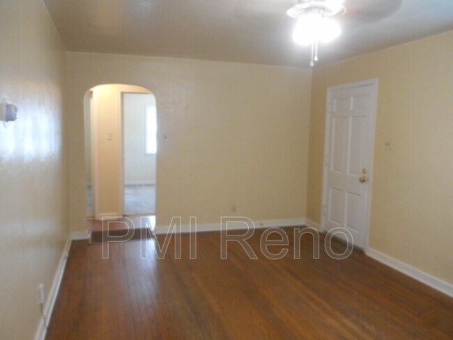 Building Photo - 1340 N Sierra St