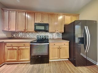 Building Photo - 174 Largess Ln