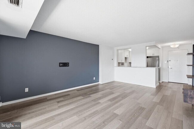 Foto del edificio - 200 N Pickett St