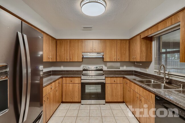 Building Photo - 2008 59th Cir S