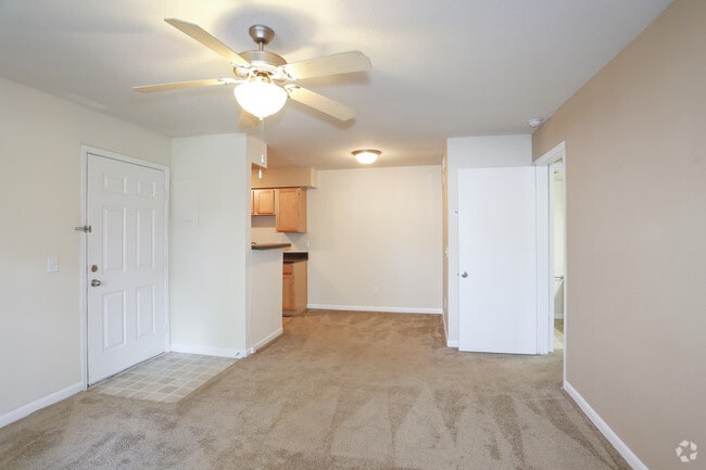 Interior Photo - The Pointe at City Center