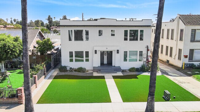 Building Photo - 10 N Primrose Ave