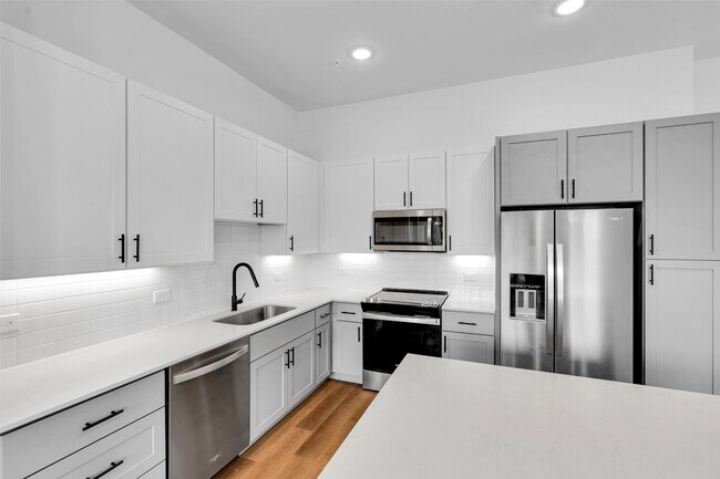 Building Photo - 1310 Provident Dr