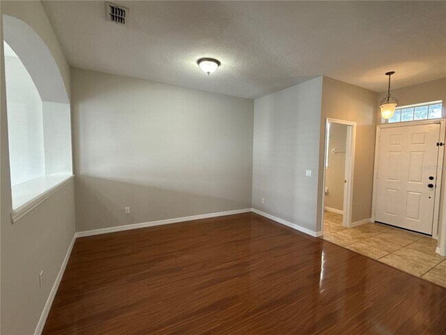 Foto del edificio - 2121 J Lawson Blvd