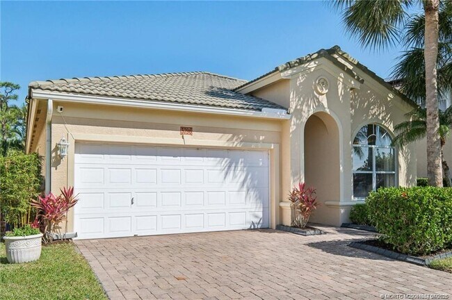 Foto del edificio - 3796 NW Deer Oak Dr