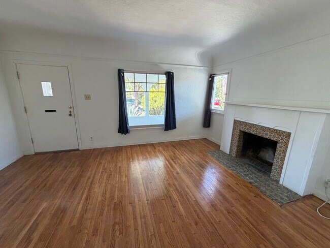 Foto del edificio - 3400 Greensward Rd