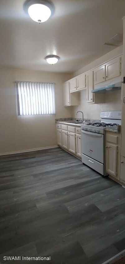 Primary Photo - 815 E 87th Pl