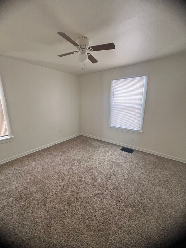 Building Photo - 622 Cranberry St